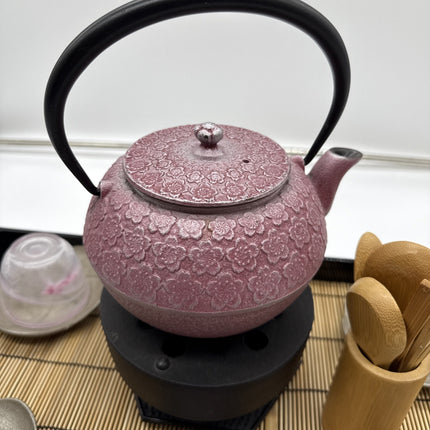 Gold Sakura - Japanese Tetsubin Cast Iron Tea Pot - Cherry Blossom Iwachu 25pc