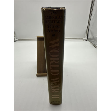 The American Heritage Picture History Of World War 2 [HCVR] (1966)