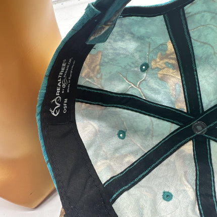 REALTREE WOMEN'S COLORS CAMO HAT XTRA TEAL PATTERN. EXCELLENT CONDITION.