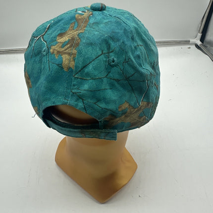 REALTREE WOMEN'S COLORS CAMO HAT XTRA TEAL PATTERN. EXCELLENT CONDITION.