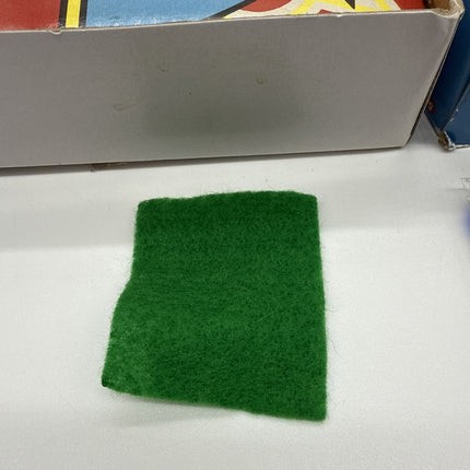 Schylling Tiddledy Winks Great Fun For Everyone! (GAME IN BOX)