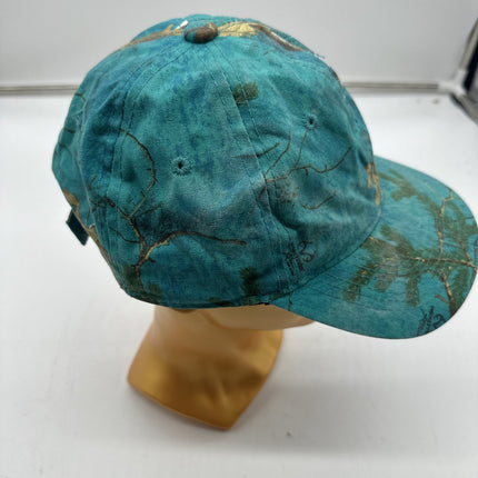 REALTREE WOMEN'S COLORS CAMO HAT XTRA TEAL PATTERN. EXCELLENT CONDITION.