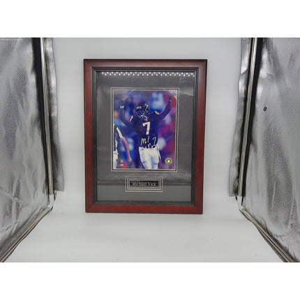 Michael Vick Atlanta Falcons #7 Signed Framed 8x10 Photograph Authentic