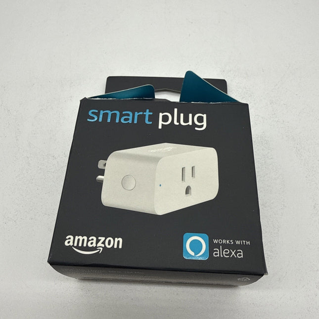 Amazon Smart Plug Works With Alexa to Add Voice Control to Any Outlet -White