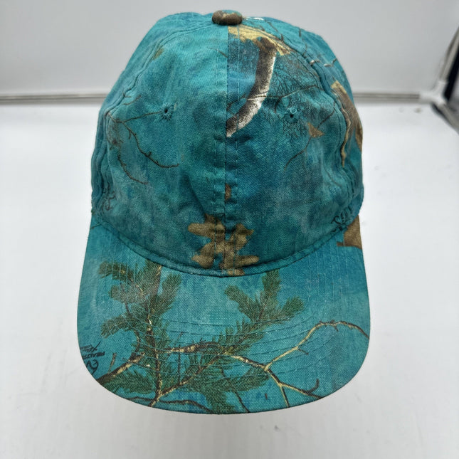 REALTREE WOMEN'S COLORS CAMO HAT XTRA TEAL PATTERN. EXCELLENT CONDITION.