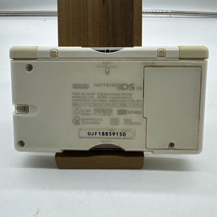 Nintendo DS Lite Final Fantasy Crystal Chronicles "Ring of Fates" + Charger RARE