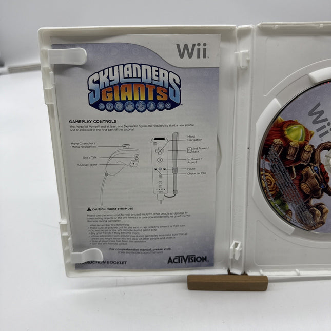 Skylanders: Giants (Nintendo Wii, 2012) Good Condition