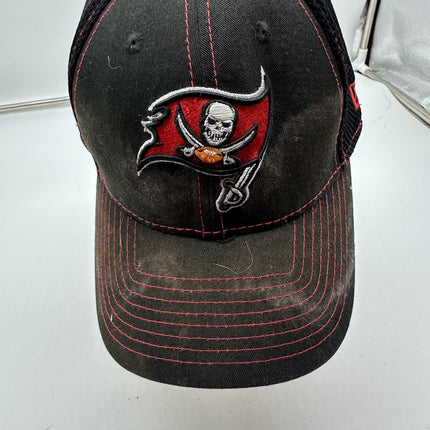 New Era Tampa Bay Buccaneers 39THIRTY Size Med/L NFL Football Hat Cap Black/red
