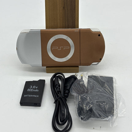 Sony PSP-2000 PSP2000 Console Bronze w/adapetr, battery Region free - Very Good