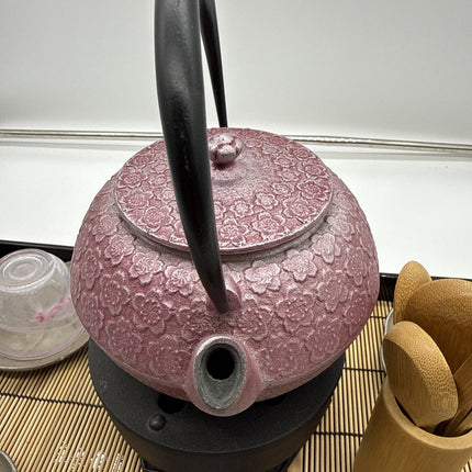Gold Sakura - Japanese Tetsubin Cast Iron Tea Pot - Cherry Blossom Iwachu 25pc