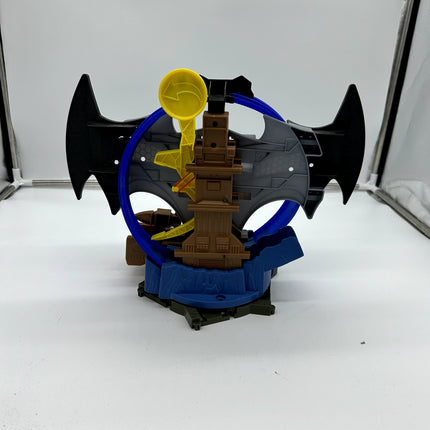 Hot Wheels GBW55 City Batman Batcave Track Set