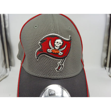 Tampa Bay Buccaneers NFL New Era Grayed-Out Neo 39THIRTY Flex Hat - Gray