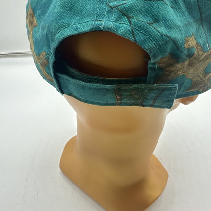 REALTREE WOMEN'S COLORS CAMO HAT XTRA TEAL PATTERN. EXCELLENT CONDITION.