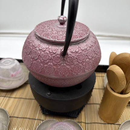 Gold Sakura - Japanese Tetsubin Cast Iron Tea Pot - Cherry Blossom Iwachu 25pc