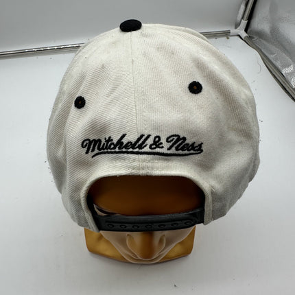 Vintage Oakland Raiders NFL Mitchell & Ness Adjustable Snapback Cap Hat