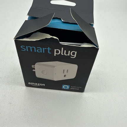 Amazon Smart Plug Works With Alexa to Add Voice Control to Any Outlet -White